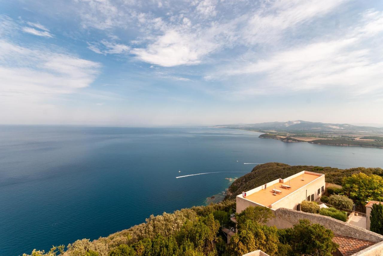 Castello Di Populonia Villa A Mare Bagian luar foto