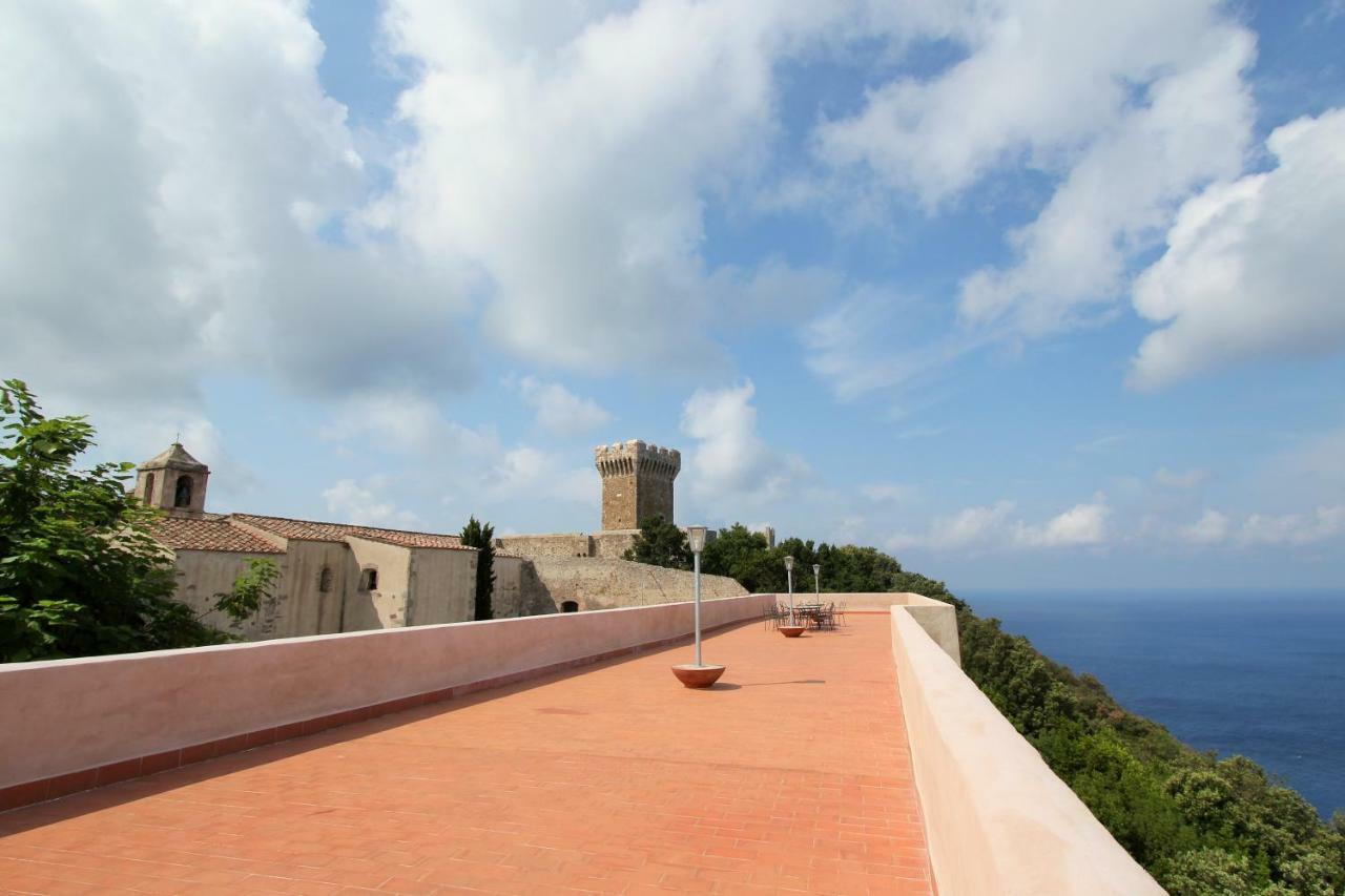 Castello Di Populonia Villa A Mare Bagian luar foto